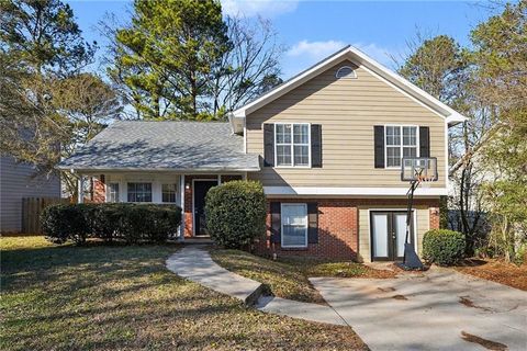 6048 Old Wellborn Trace Lithonia GA 30058