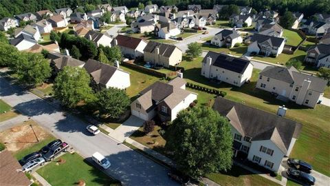 A home in Fairburn