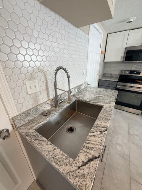 1923 Thompson Avenue 2