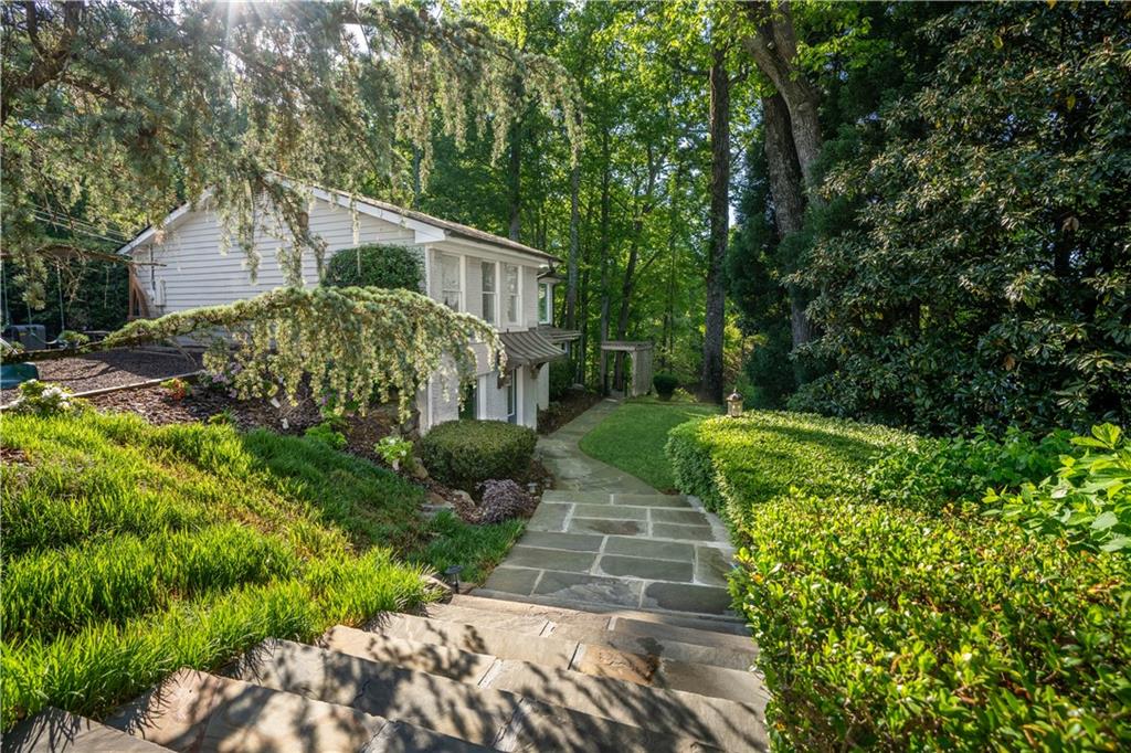 5983 Nachoochee Trail
