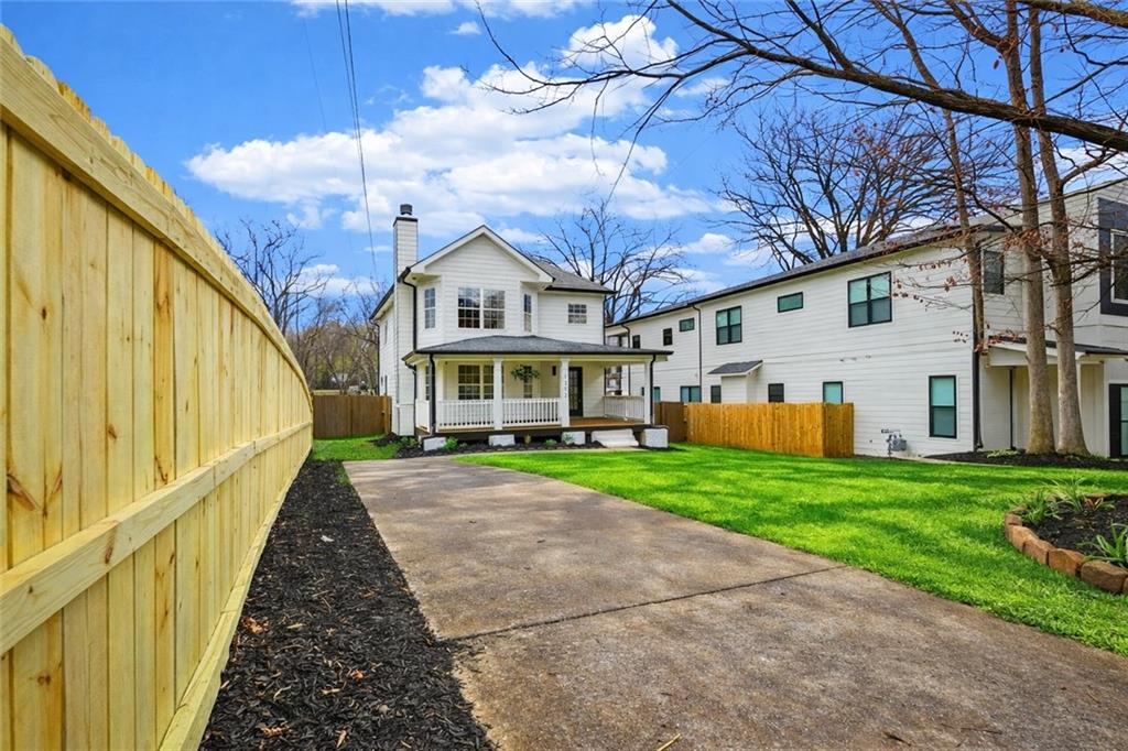 1232 Memorial Drive SE