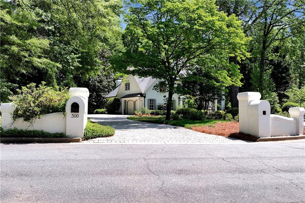 300 Chesterton Circle