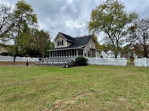 A home in Calhoun