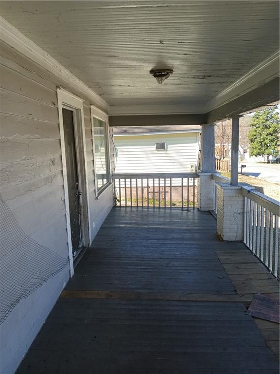 550 Lake Drive, Hapeville, Georgia image 2