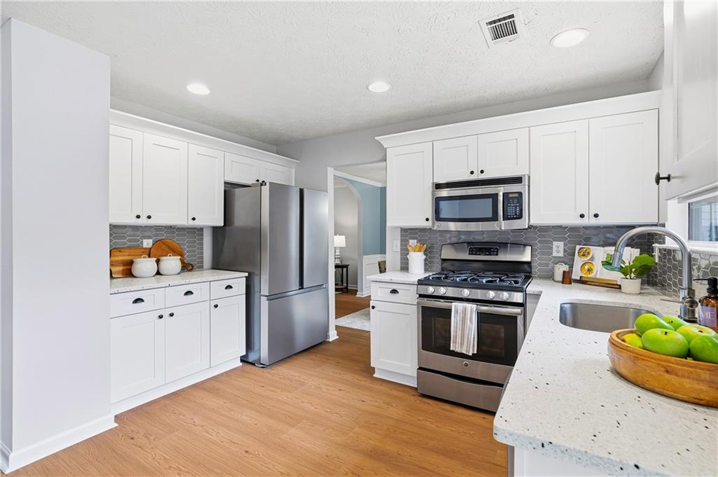 1015 Hidden Pond Lane