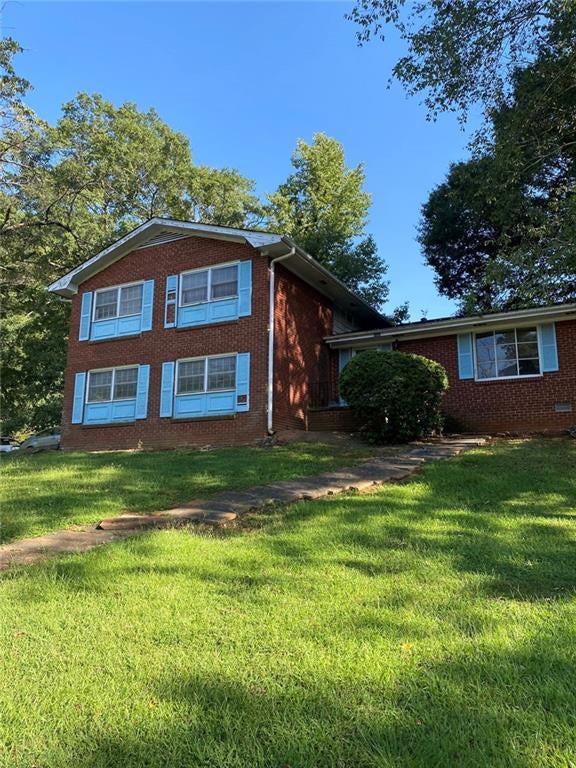 4237 Commodore Drive