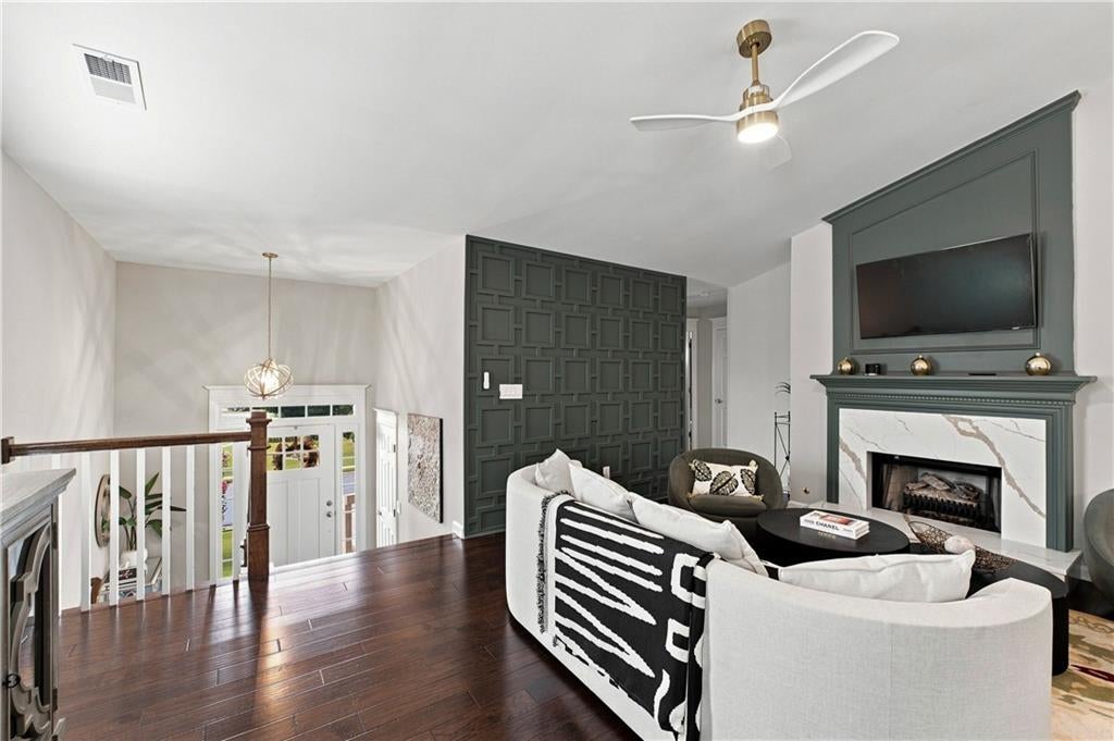 2835 Dominion Walk Lane