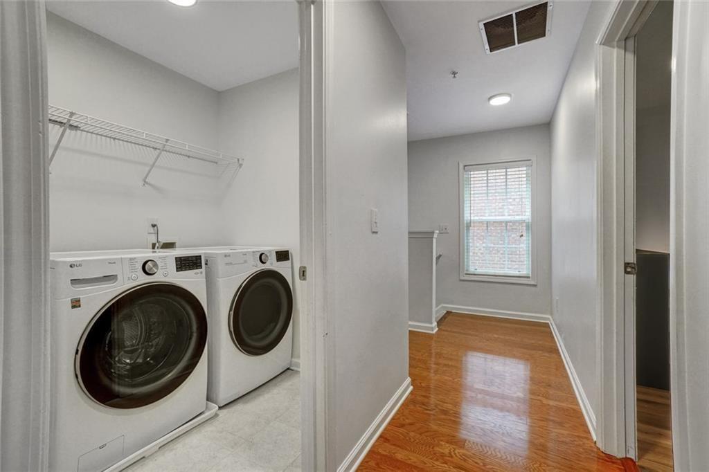 702 Surrey Park Place SE