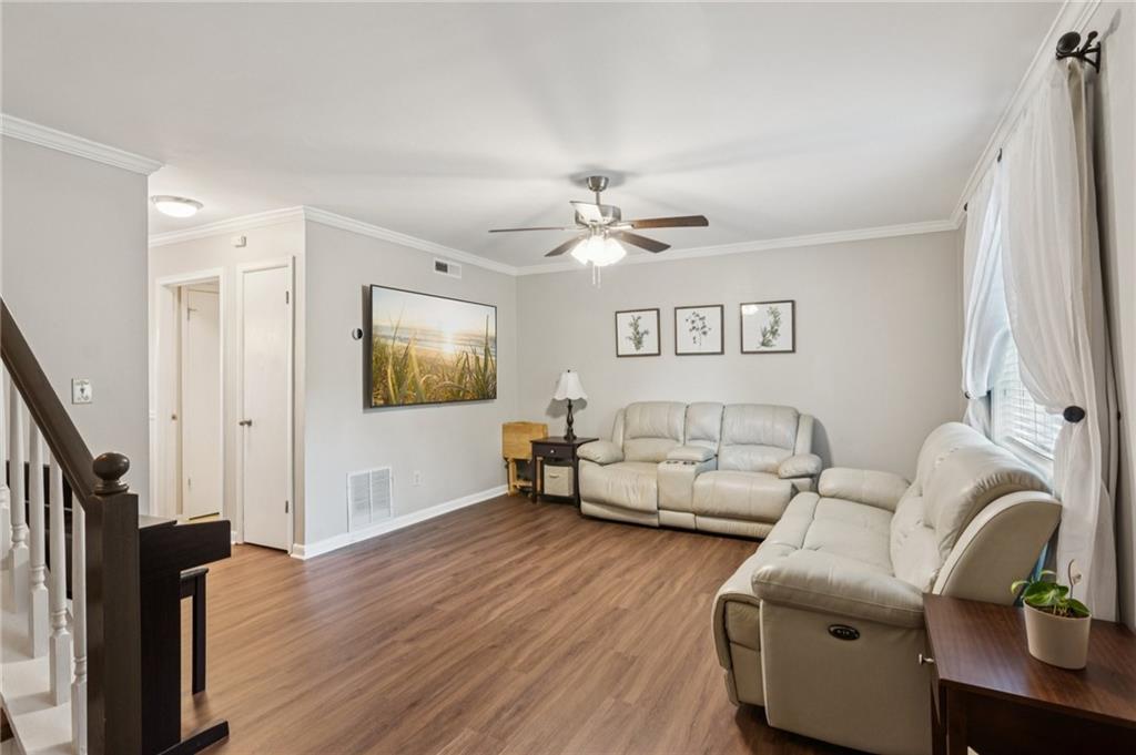 6900 Roswell Road F8