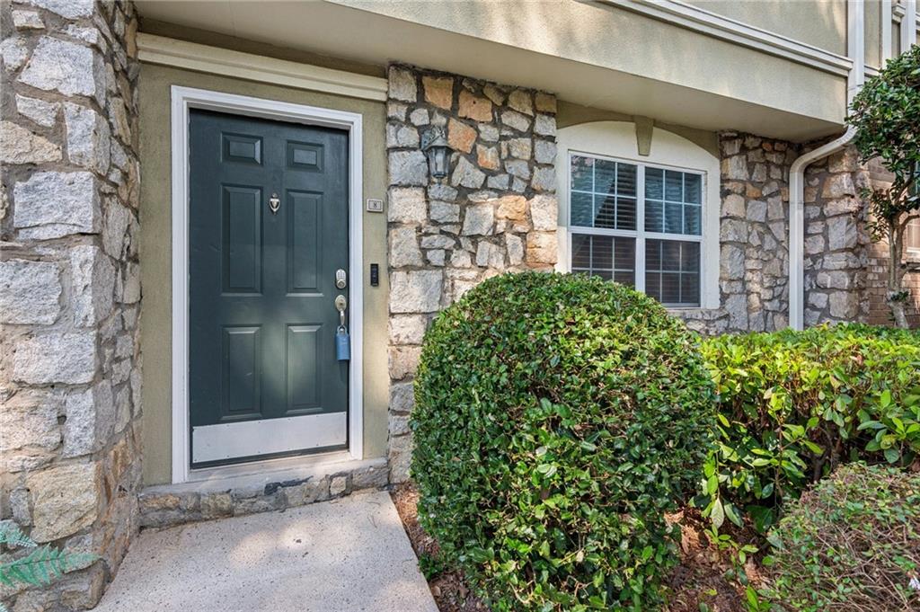 6900 Roswell Road F8