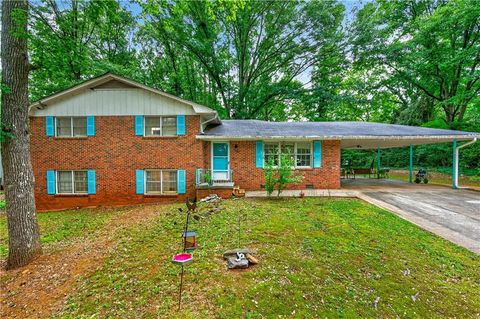 Homes For Sale - 4894 Candlewood Lane<br/> Stone Mountain, GA 30088