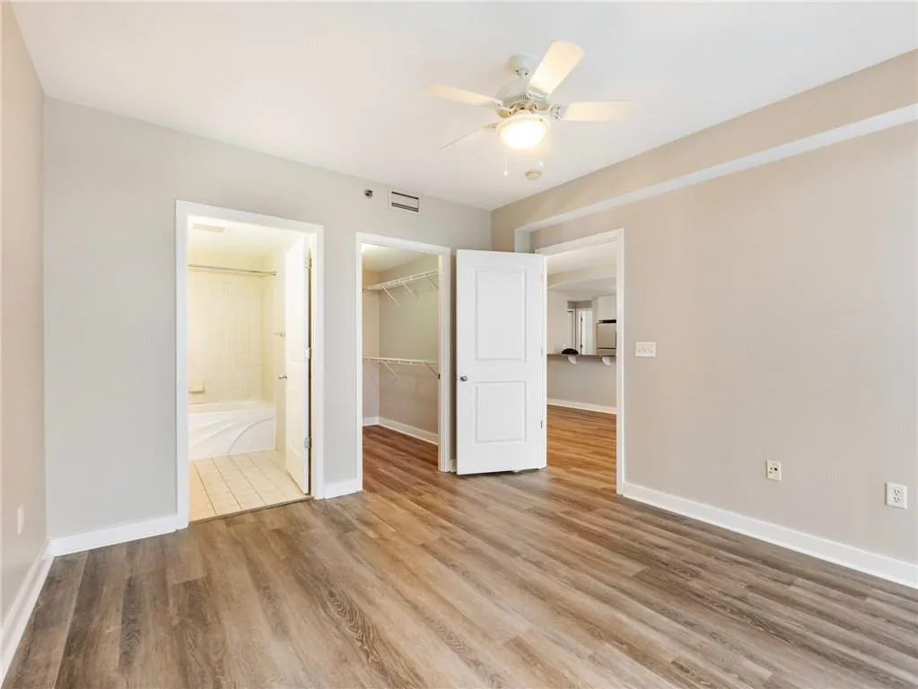 Atlanta, Georgia 30326, United States, 2 Bedrooms Bedrooms, ,2 BathroomsBathrooms,Residential,Pending,10277