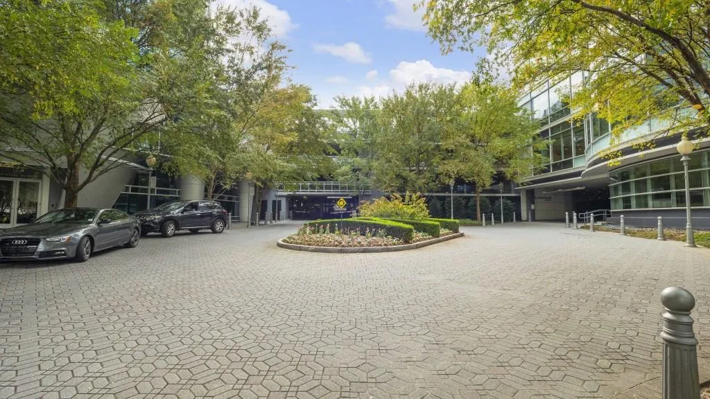 Atlanta, Georgia 30326, United States, 2 Bedrooms Bedrooms, ,2 BathroomsBathrooms,Residential,Pending,10277