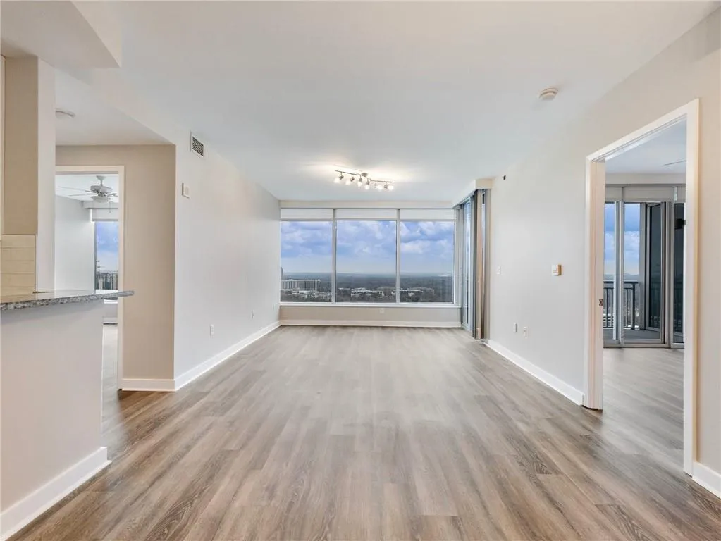 Atlanta, Georgia 30326, United States, 2 Bedrooms Bedrooms, ,2 BathroomsBathrooms,Residential,Pending,10277