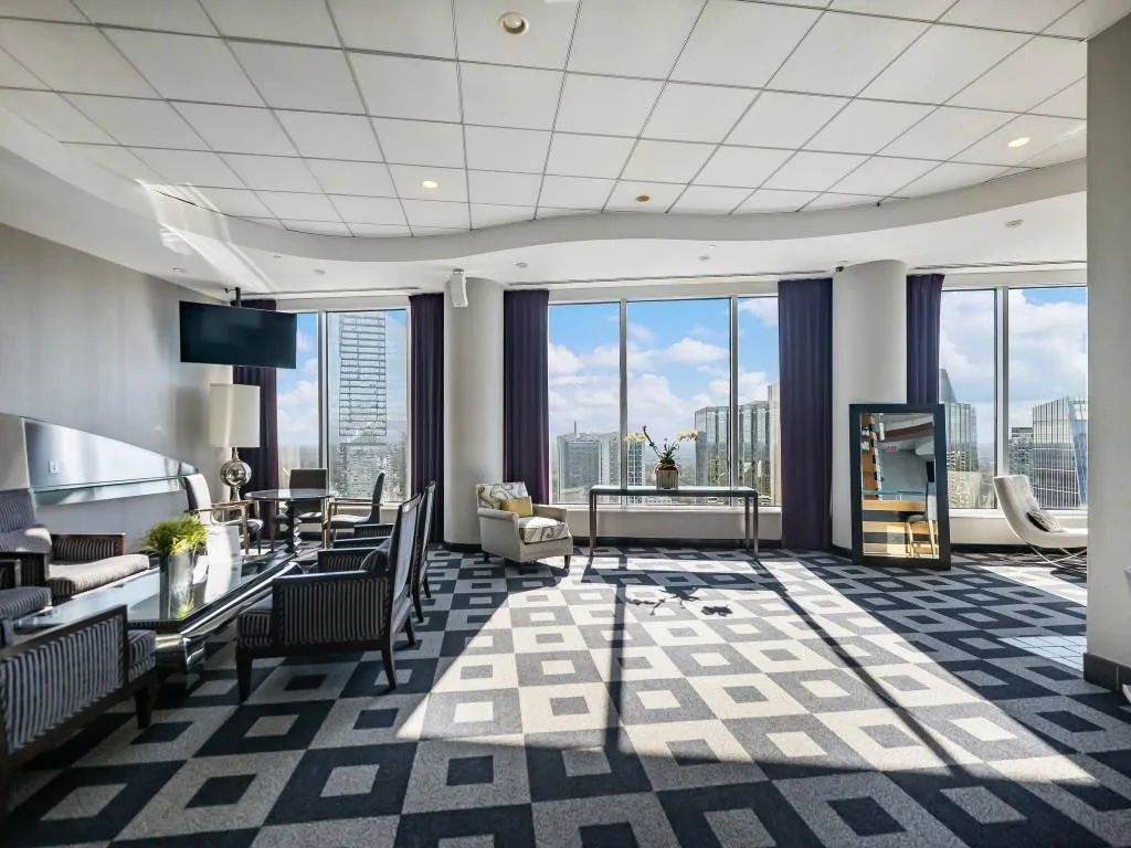 Atlanta, Georgia 30326, United States, 2 Bedrooms Bedrooms, ,2 BathroomsBathrooms,Residential,Pending,10277