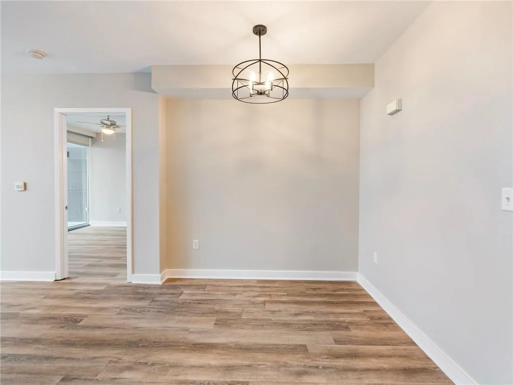 Atlanta, Georgia 30326, United States, 2 Bedrooms Bedrooms, ,2 BathroomsBathrooms,Residential,Pending,10277