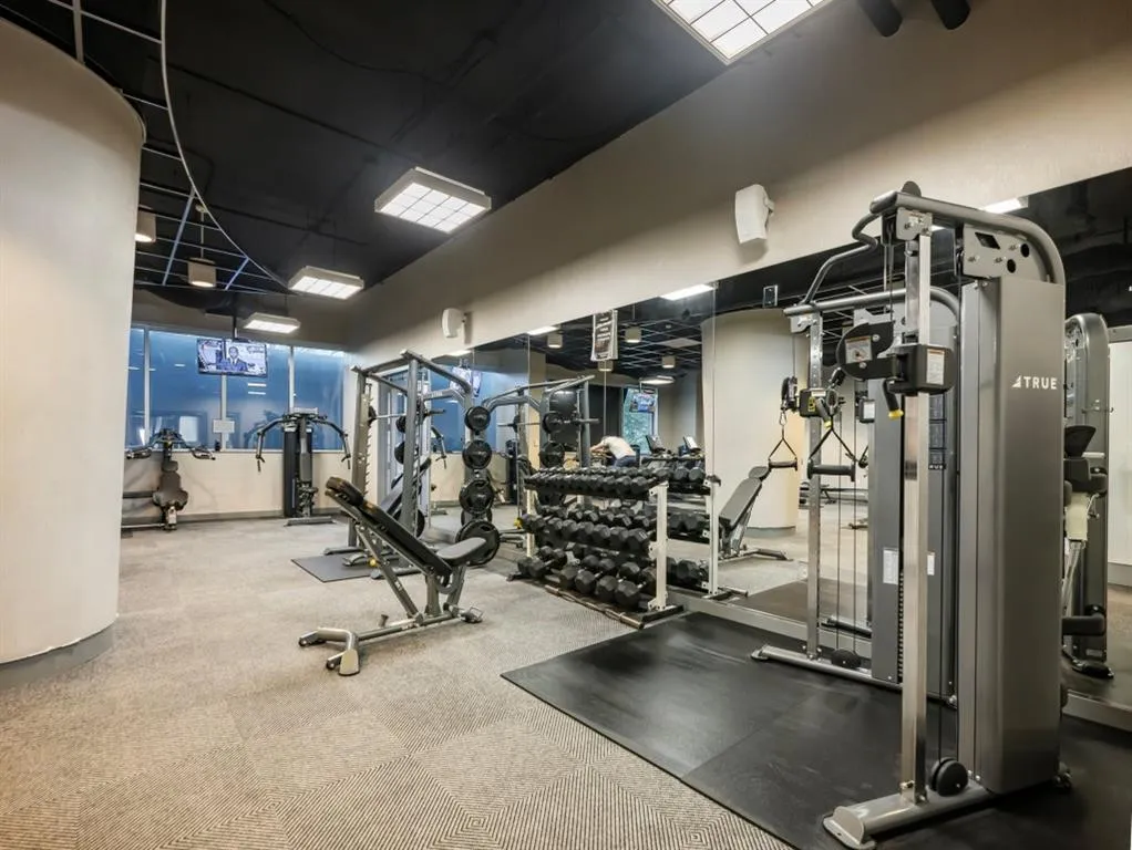 Atlanta, Georgia 30326, United States, 2 Bedrooms Bedrooms, ,2 BathroomsBathrooms,Residential,Pending,10277