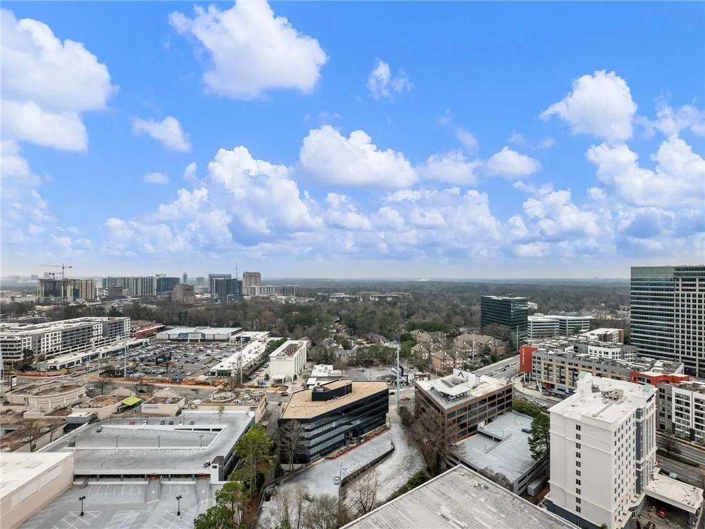 Atlanta, Georgia 30326, United States, 2 Bedrooms Bedrooms, ,2 BathroomsBathrooms,Residential,Pending,10277