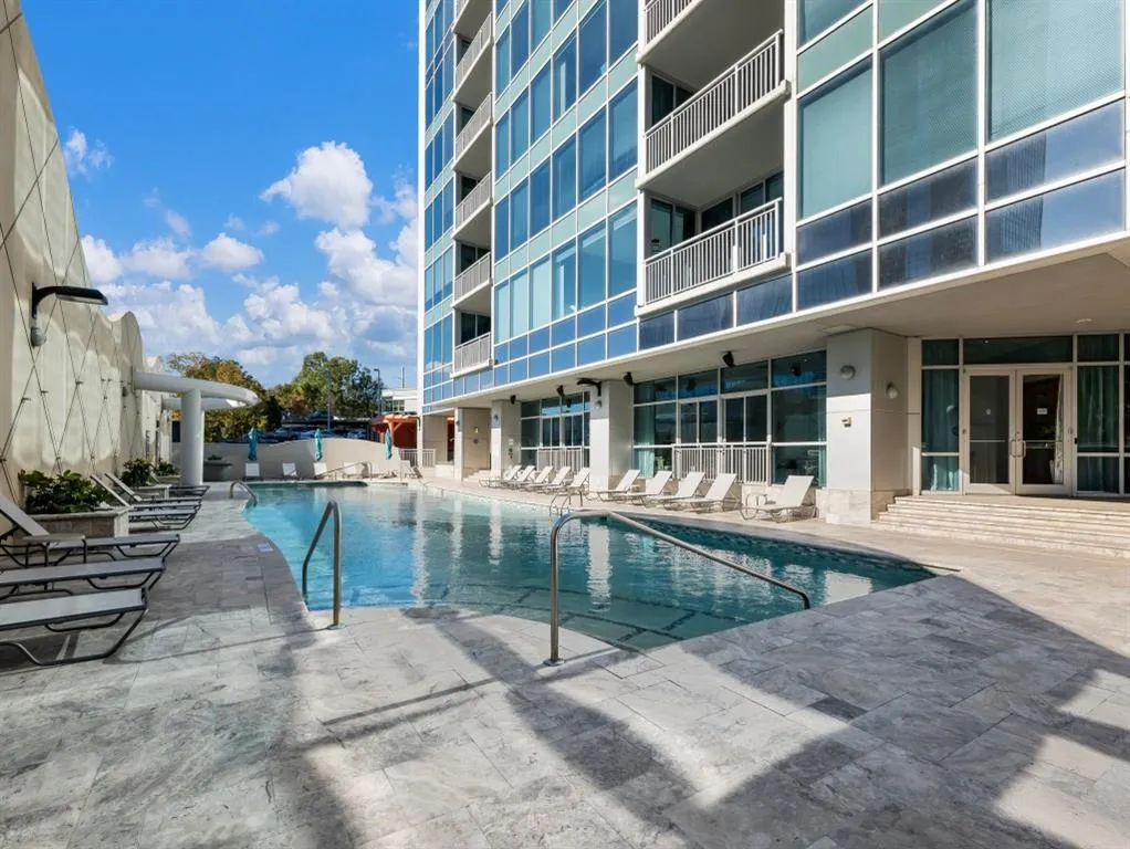 Atlanta, Georgia 30326, United States, 2 Bedrooms Bedrooms, ,2 BathroomsBathrooms,Residential,Pending,10277