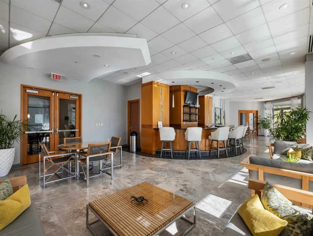 Atlanta, Georgia 30326, United States, 2 Bedrooms Bedrooms, ,2 BathroomsBathrooms,Residential,Pending,10277