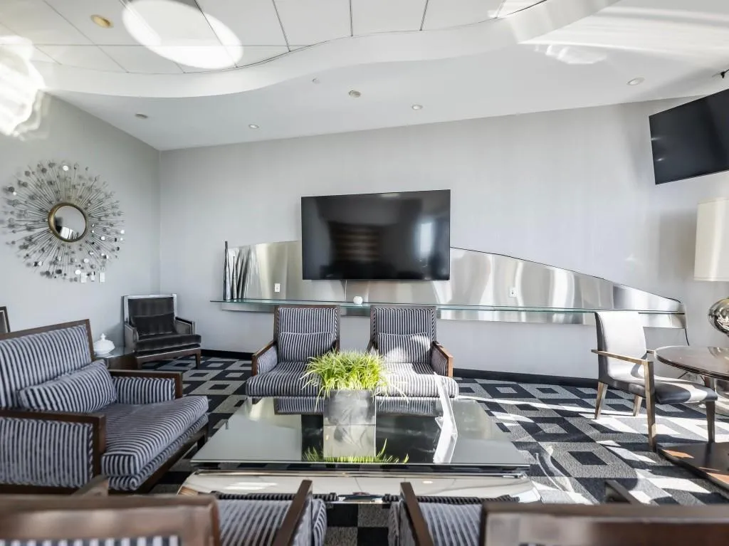 Atlanta, Georgia 30326, United States, 2 Bedrooms Bedrooms, ,2 BathroomsBathrooms,Residential,Pending,10277