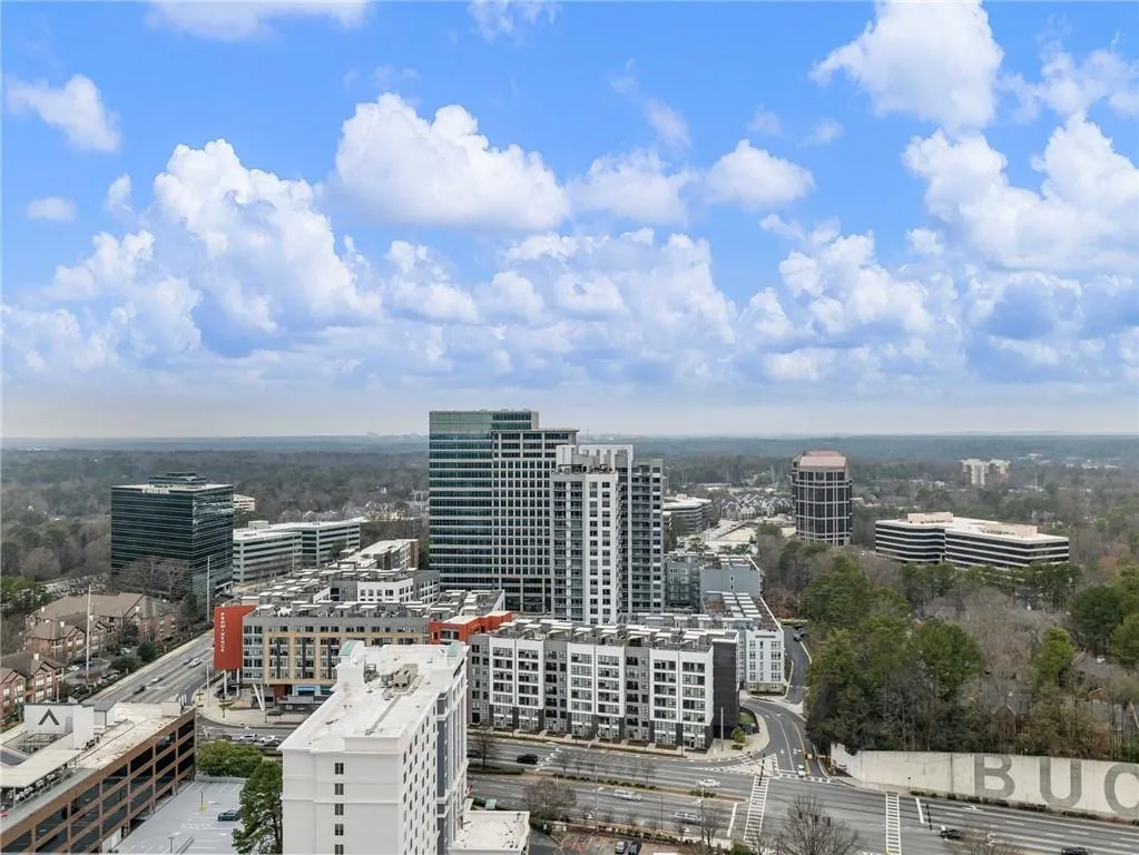 Atlanta, Georgia 30326, United States, 2 Bedrooms Bedrooms, ,2 BathroomsBathrooms,Residential,Pending,10277