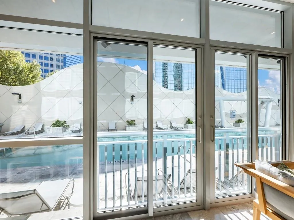 Atlanta, Georgia 30326, United States, 2 Bedrooms Bedrooms, ,2 BathroomsBathrooms,Residential,Pending,10277