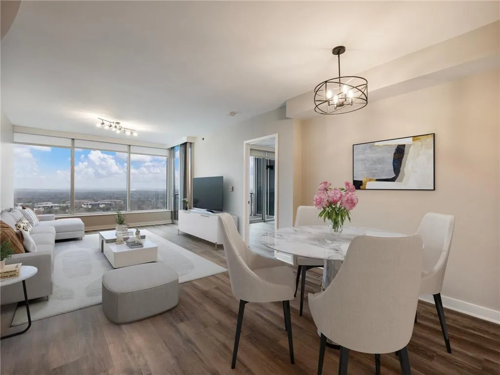 Atlanta, Georgia 30326, United States, 2 Bedrooms Bedrooms, ,2 BathroomsBathrooms,Residential,Pending,10277