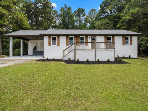 Homes For Sale - 127 Lee Road<br/> Senoia, GA 30276