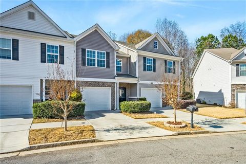 Townhouse For Sale - 4765 Beacon Ridge Lane<br/> Flowery Branch, GA 30542