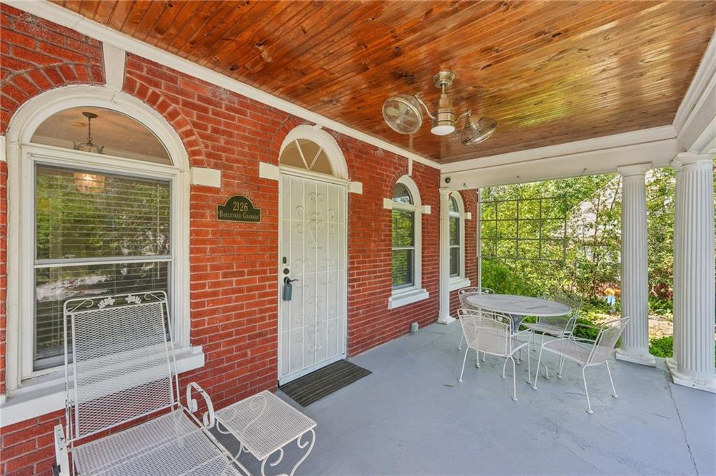 2126 Boulevard Granada SW