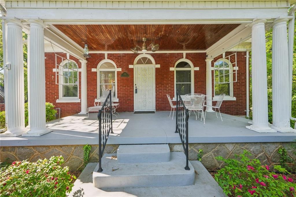 2126 Boulevard Granada SW