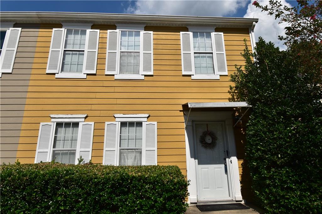 Lovely Townhouse conveniently located in Arc Way Forest Subdivision. Property underwent extensive renovations in 2017 (new carpets, new bathrooms, and new tile flooring). New AC unit installed in 2018. No HOA. Investor Owned no disclosures. Listing Agent is related to the Seller. Vacant, and ready for new owners!