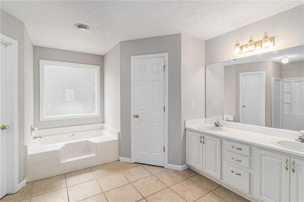2320 Crystal Court, Loganville, Georgia image 18