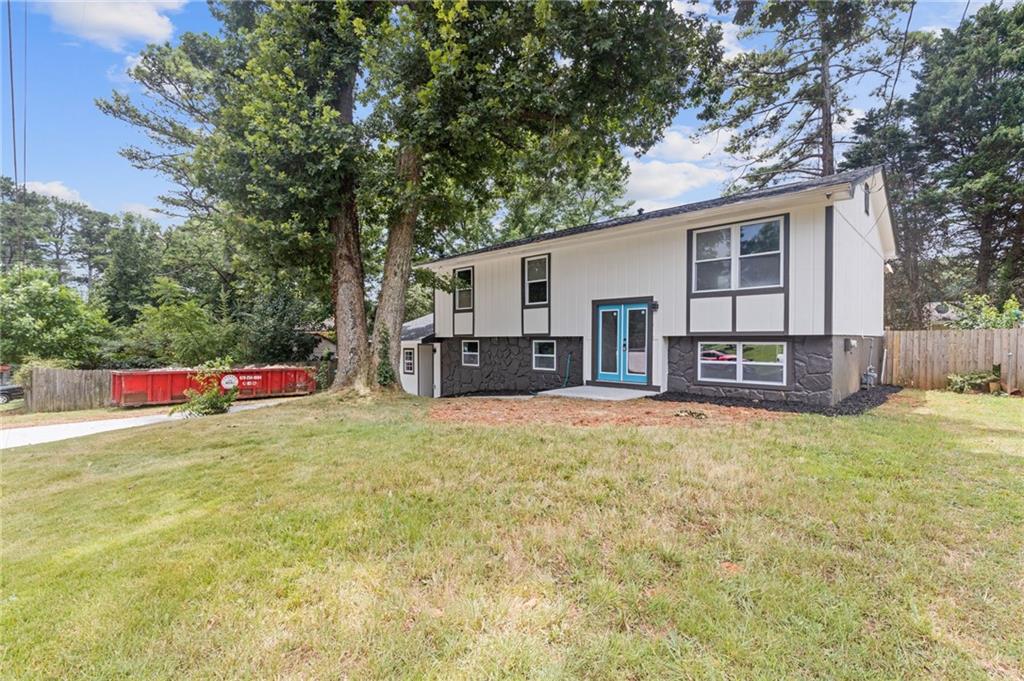 1056 Mockingbird Trail
