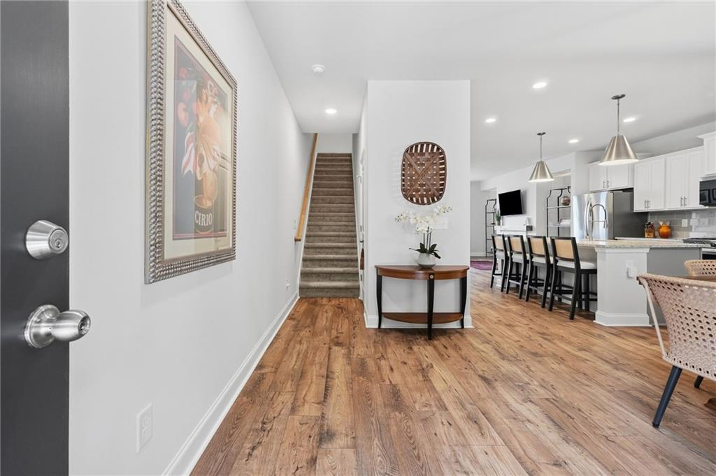 1242 Ainsworth Alley