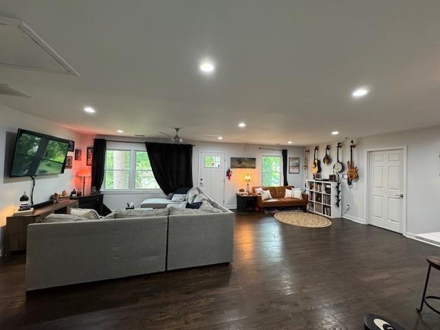 2874 CLOVERLEAF Drive SE