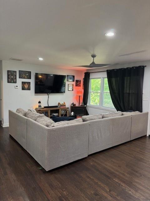2874 CLOVERLEAF Drive SE