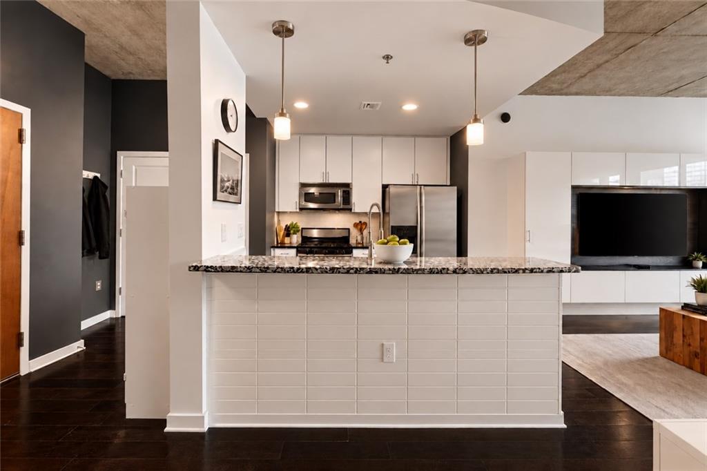 943 Peachtree Street NE 1310