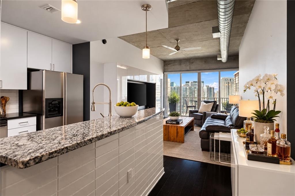 943 Peachtree Street NE 1310