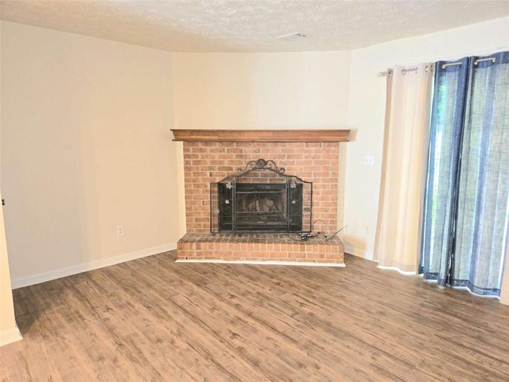 3800 Travis Trace