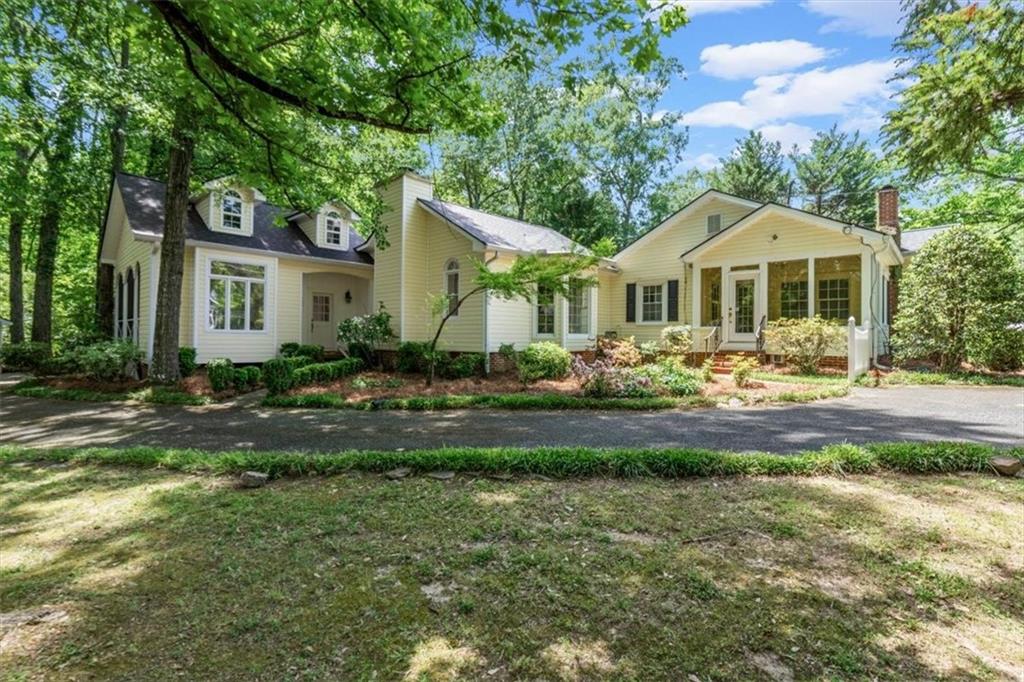 101 Oakwood Street NW