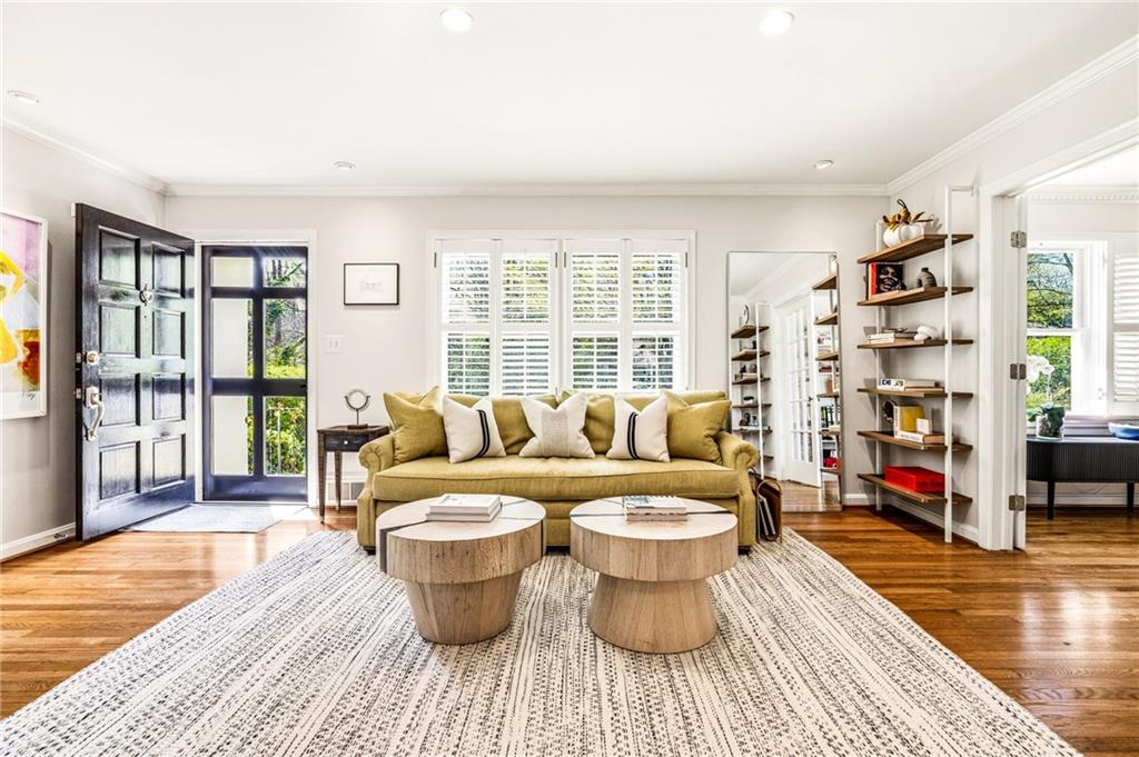 1264 Spring Valley Lane NE