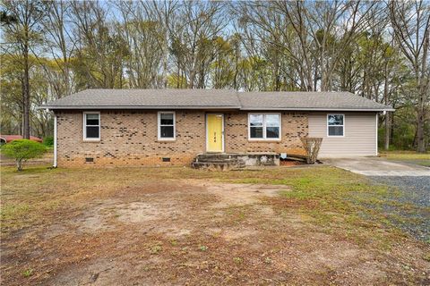 Homes For Sale - 246 Shiloh Road<br/> Jenkinsburg, GA 30234