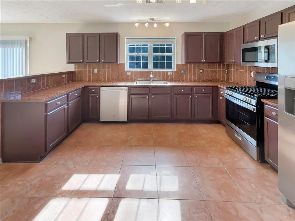 3184 Broadleaf Avenue