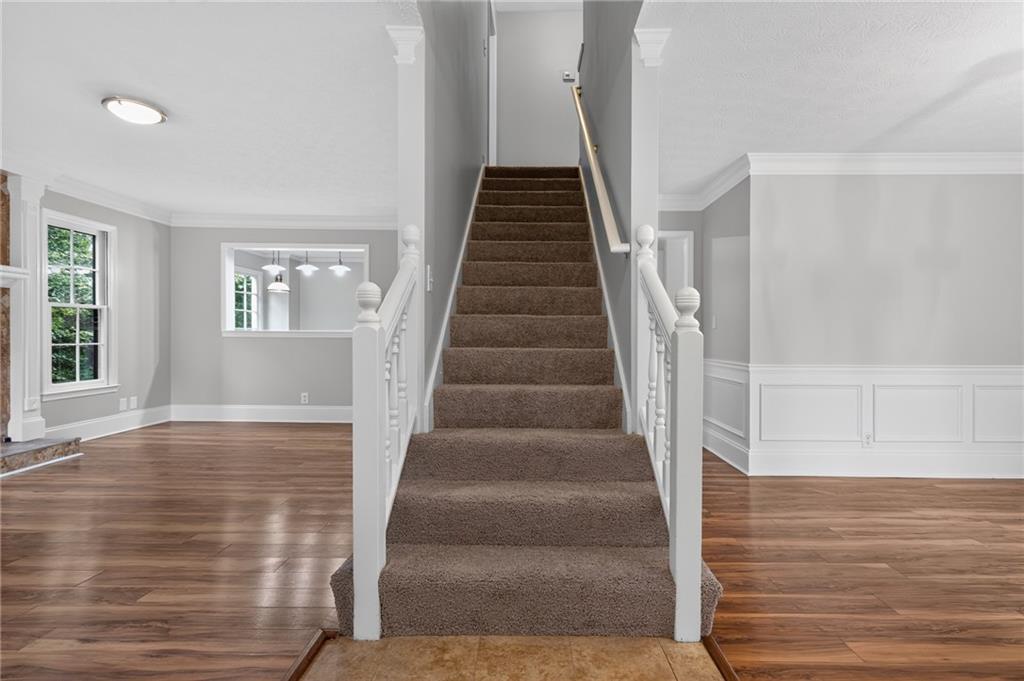 1504 Pine Creek Way