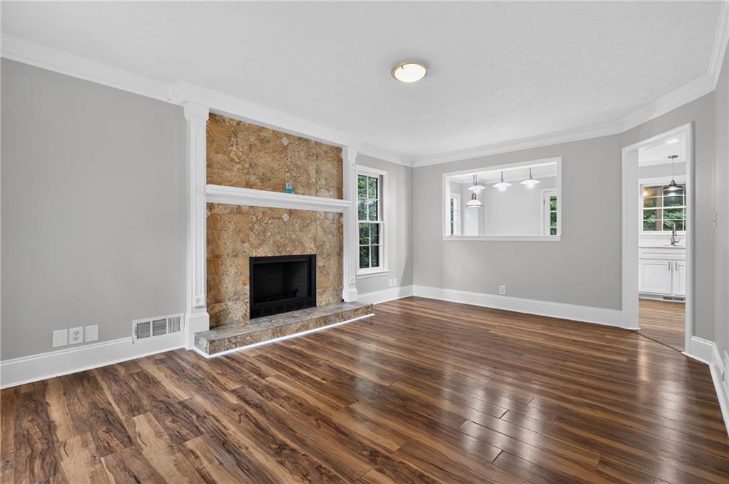 1504 Pine Creek Way