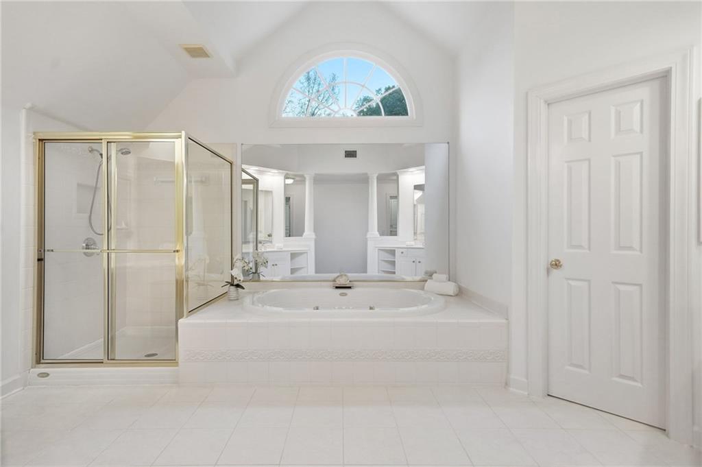 The Ridge at Easthampton - Residential