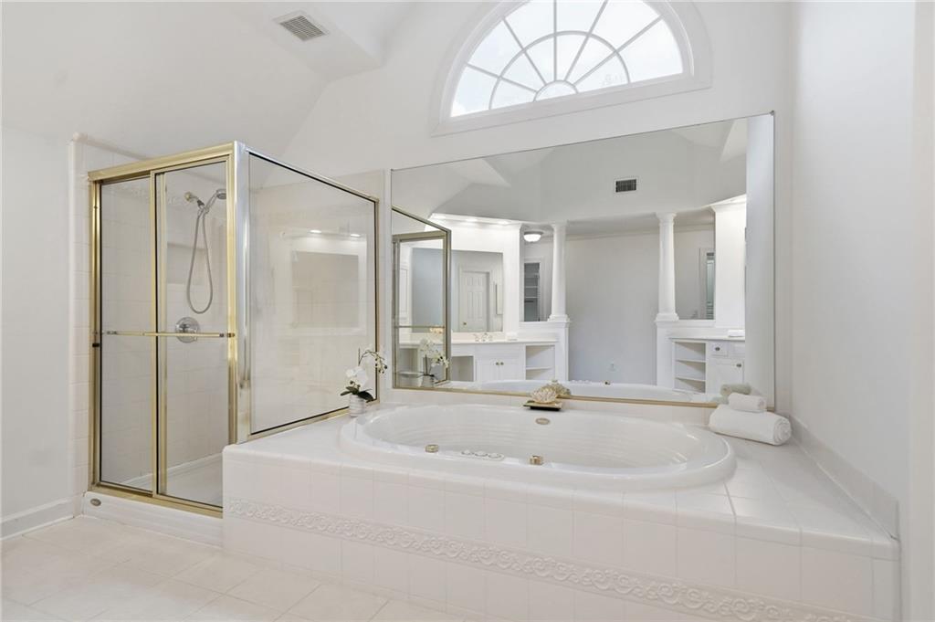 The Ridge at Easthampton - Residential