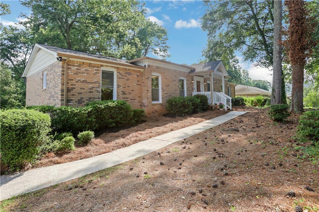 3341 Camelot Drive